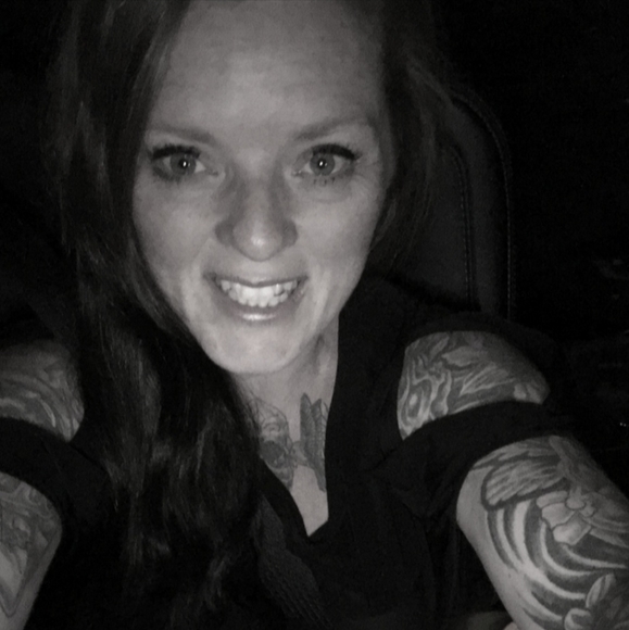 Meet your Posher, Tara - Picture 2 of 2